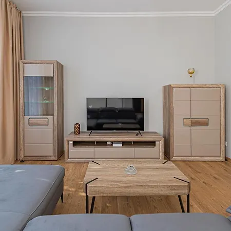 Prestigious City Center Apartment With Free Parking By Polo Apartments Kaunas Exterior photo