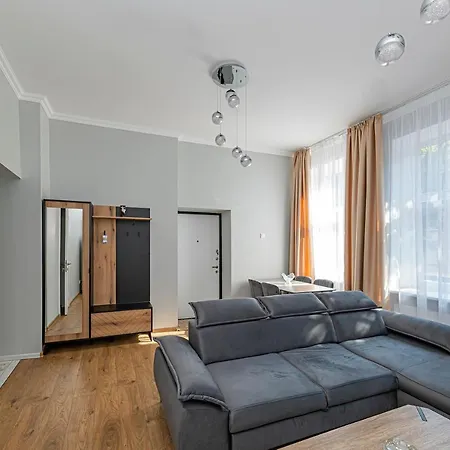 Prestigious City Center Apartment With Free Parking By Polo Apartments Kaunas Exterior photo