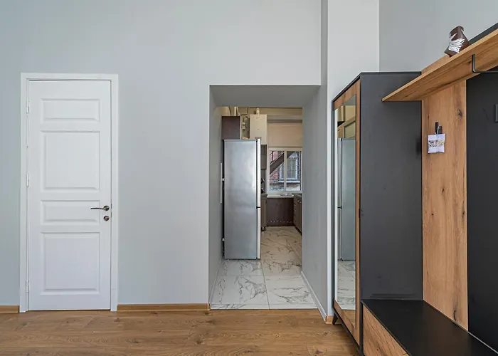 Prestigious City Center Apartment With Free Parking By Polo Apartments